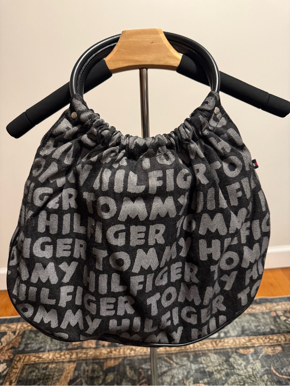 Tommy Hilfiger Black & Gray Logo Shoulder Bag
